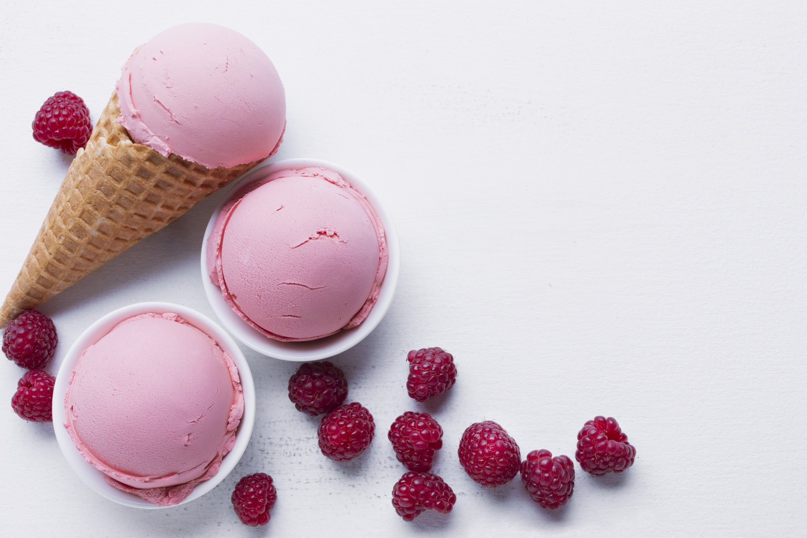 Background image of a strawberry ice cream and fruit